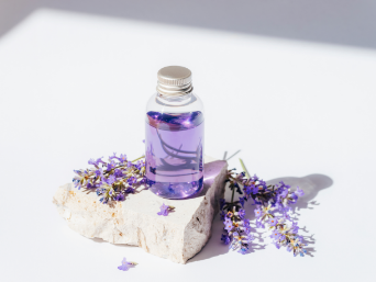 5 Remarkable Lavender Oil Benefits for Your Face